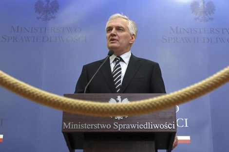 El ministro de Justicia polaco, Jaroslaw Gowin, comparece ante la prensa en Varsovia. | Efe