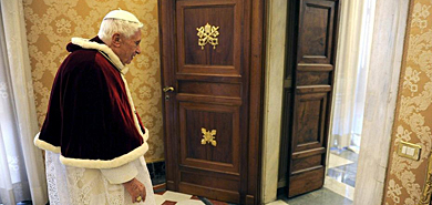 Benedicto XVI, en el Vaticano antes de su marcha. | Efe