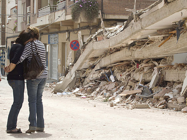 Resultado de imagen de Efectos del terremoto de Lorca en España (2011).
