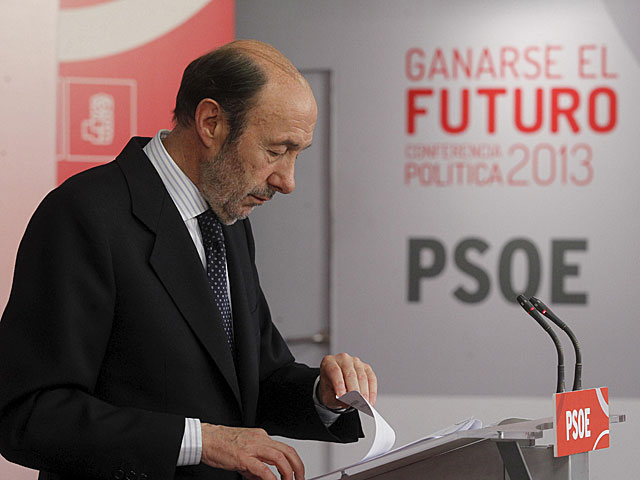 El secretario general del PSOE en la rueda de prensa posterior a la Comisin Permanente de la Ejecutiva socialista. | Jos Aym