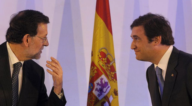 Rajoy y Passos Coelho en una Cumbre Hispano Portuguesa en Oporto en 2012. | E.M.