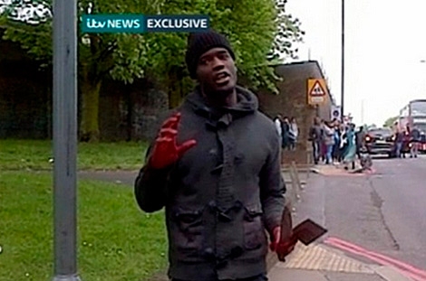 Michael Adebolajo fue grabado despus de matar presuntamente a un soldado en Londres. | ITV