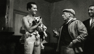 Domingun sostiene el dlmata de Pablo Picasso. | Enrique Meneses