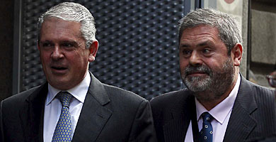 Pablo Crespo, en la Audiencia con su abogado, Miguel Durn. | Javier Barbancho