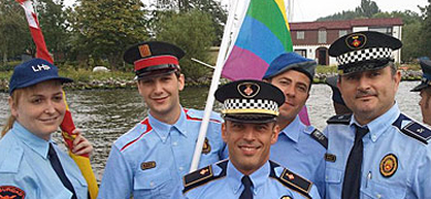 Miembros del colectivo Gaypoliser en una fiesta del Orgullo europea. | E.M.