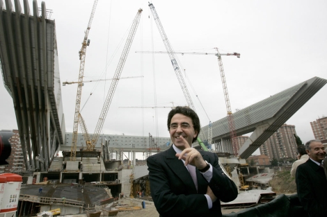Santiago Calatrava, en una visita a las obras de Oviedo, en 2006. | Eloy Alonso