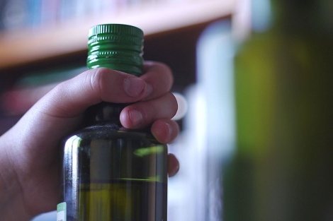 Una botella de aceite de oliva. | Manuel Cuevas