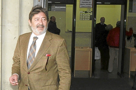 Javier Guerrero, saliendo de los juzgados de Sevilla.| C. Mrquez