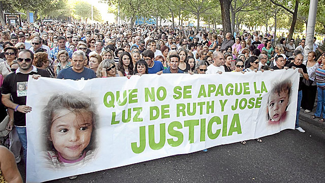 Multitudinaria manifestacin de apoyo a Ruth Ortiz en Crdoba. | Madero Cubero