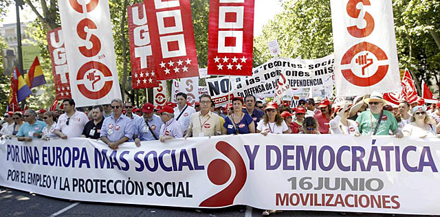 Cabecera de la manifestacin de los sindicatos en Madrid
