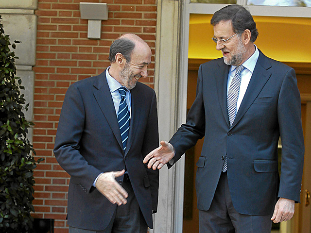 Rajoy y Rubalcba en su encuentro en Moncloa en mayo de 2012. | Jos Aym
