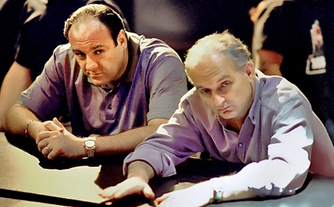 James Gandolfini, con David Chase, creador de 'Los Soprano'. | Foto: Getty Images