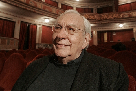 Miguel Narros, durante una entrevista en el teatro Lope de Vega de Sevilla, en 2009. | E. Lobato
