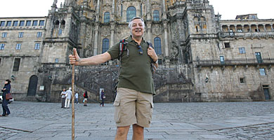 Jos Blanco posa ante la Catedral de Santiago. | El Correo Gallego