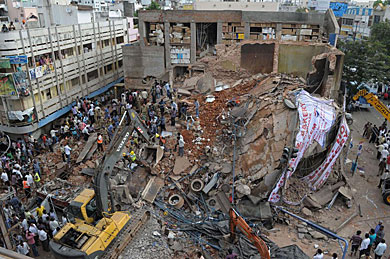 Imagen del hotel derrumbado en La India