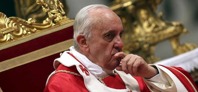 El Papa Francisco durante una misa en San Pedro. | Reuters