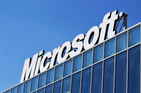 Logotipo de Microsoft en sus oficinas en Bucarest | Bogdan Cristel