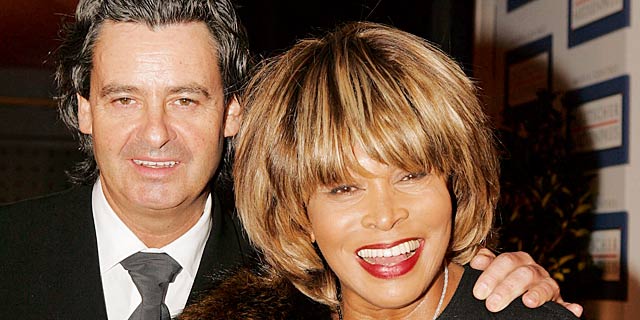 Tina Turner y Erwin Bach en 2004 | Gtres