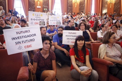 Protesta contra los recortes en I+D en el CSIC. | Sergio Enríqiuez-Nistal