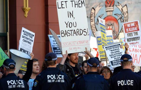 Contrarios a la nueva medida protestan en Sidney. | Afp
