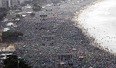 La playa de Copacabana, en la ltima jornada de la JMJ en Ro. | Reuters