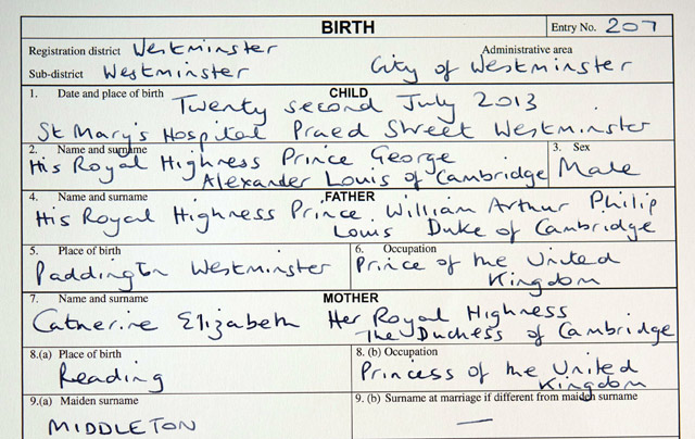 El certificado de nacimiento del Príncipe de Cambridge.| Afp
