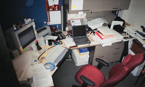 Un escritorio desordenado. | AlainV