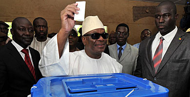 Keita deposita su voto electoral en Bamako. | Afp