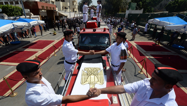 Funeral por los soldados fallecidos en los enfrentamientos del mircoles.| Afp