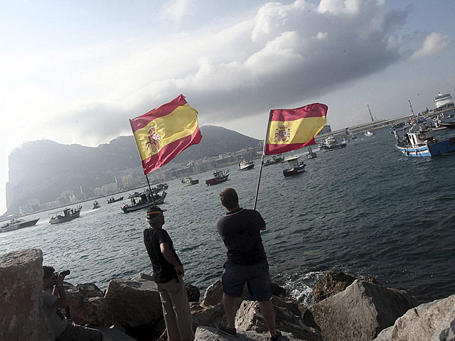 Pescadores de Algeciras se manifiestan frente al Pen. | Francisco Ledesma