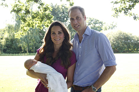 Los duques de Cambridge, con su hijo. | Michael Middleton