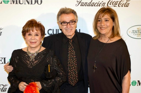 Julia Trujillo, a la izquierda, en los Premios Valle Inclan de 2012. | Alberto Cuéllar
