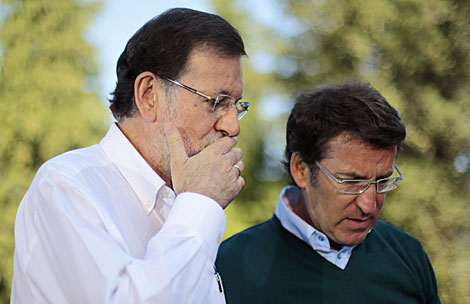 Rajoy y Nez Feijo, en Soutomaior esta maana. | Miguel Vidal / Reuters