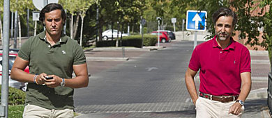 lvaro y Javier Ruiz Mateos, de camino a la comisaria de Pozuelo (Madrid), hace un ao. | Gonzalo Arroyo