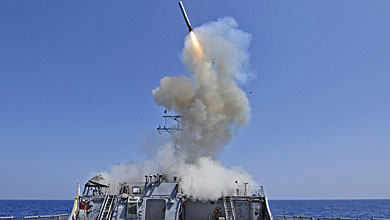 El destructor USS Barry, en el Mar Mediterrneo, lanza un misil. | Reuters