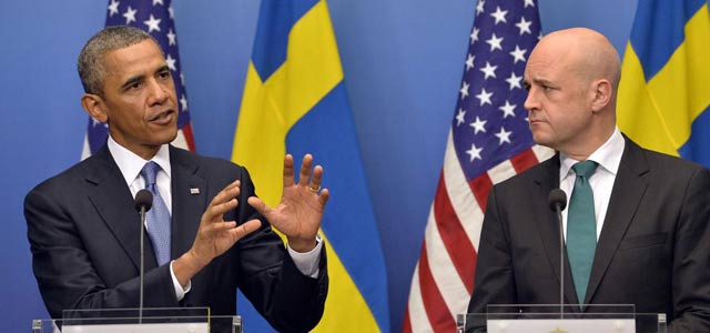 El presidente Obama junto al 'premier' sueco en una rueda de prensa en Estocolmo. | Afp
