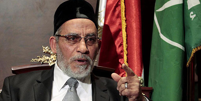 El líder de los Hermanos Musulmanes, Mohamed Badia, detenido tras la caída de Mursi. | Reuters