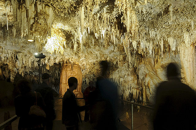 Interior de la cueva de Pozalagua, en Karrantza.|Patxi Corral