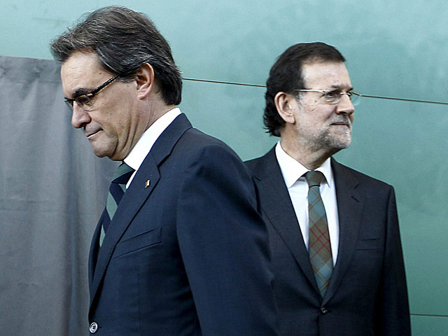 Mas y Rajoy, el pasado mes de enero en la inauguracin del AVE a Girona. | Domnec Umbert