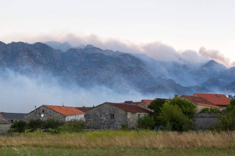 Vista general del monte Pindo, en Carnota, tras el incendio. | Efe