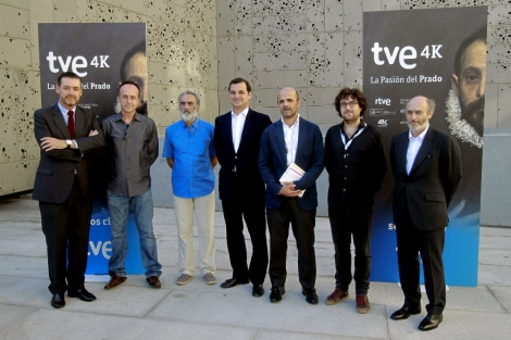El presidente de RTVE, Gonzlez-Echenique (c), junto a los responsables del proyecto. | Efe