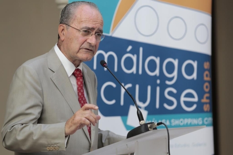 El alcalde en la presentacin del 'Mlaga Cruise Shops'. | Carlos Daz