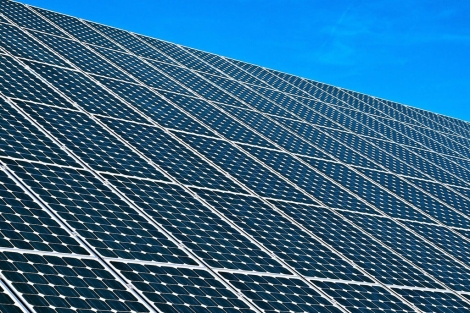 Paneles de energía solar fotovoltaica. | EM