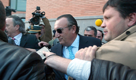 Carlos Fabra, tras ser citado en el juzgado de Nules en el año 2004.