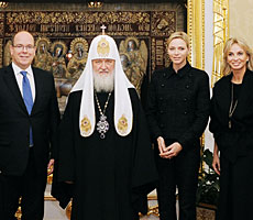 Alberto, el patriarca Kiril, Charlene y Corinna.