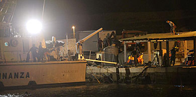 Imagen del puerto de Lampedusa esta madrugada. | Afp
