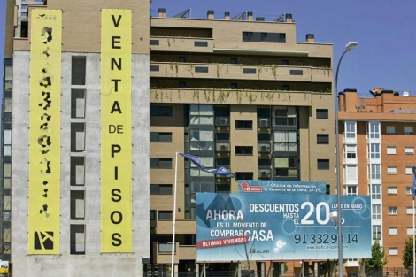 Imagen de archivo de un edificio de viviendas con descuentos. | Roberto Cárdenas