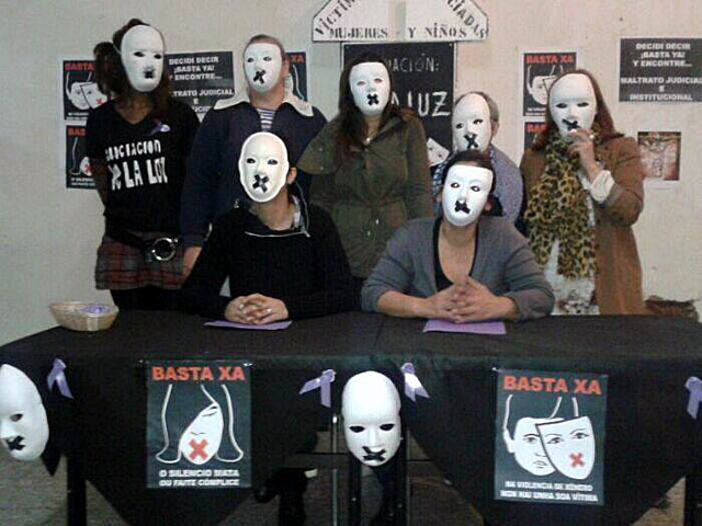 Siete de las mujeres que han iniciado una huelga de hambre. | Foto: Asociacin 'Velaluz'