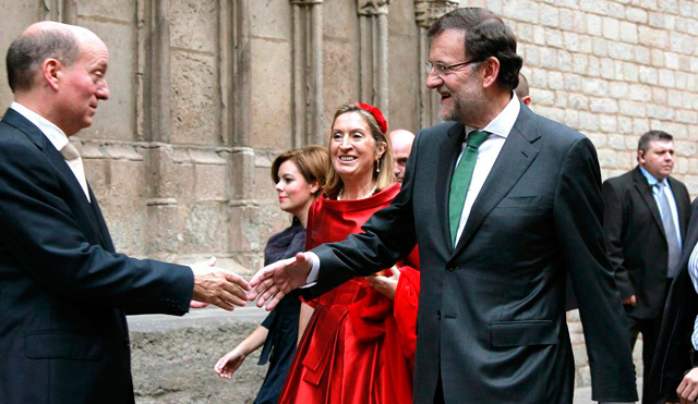 Mariano Rajo, Ana Pastor y Soraya Sáenz de Santamaría, a su llegada. | Efe [MÁS FOTOS]