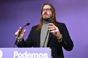 Pablo Fernández rompe su conexión en directo con 'En boca de todos' por un insulto de Patricia Cerezo a Ione Belarra e Irene Montero